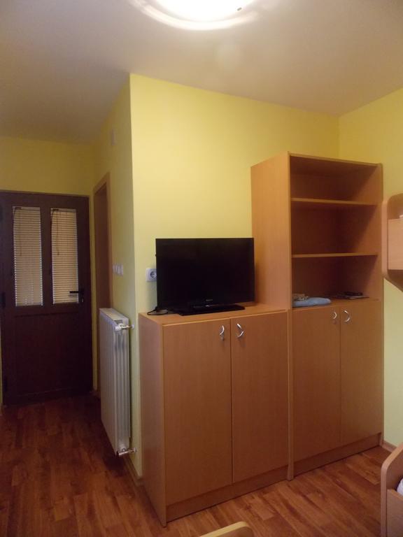 Apartment And Room Natasa Kobarid Habitación foto
